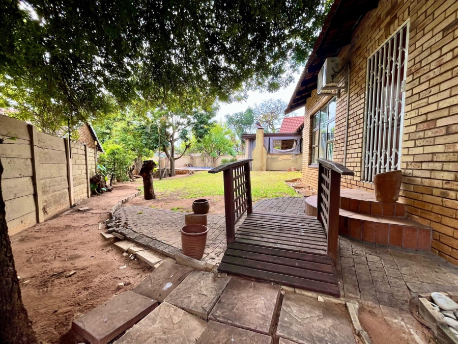 4 Bedroom Property for Sale in Safari Gardens North West